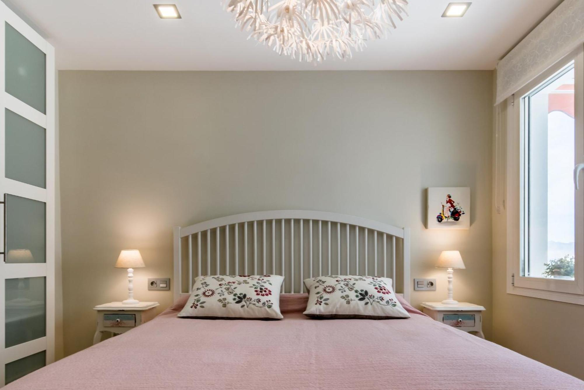 Apartment Sorolla 105, Luxury, Beach, Free Parking, Services, Quite Neighborhood, So