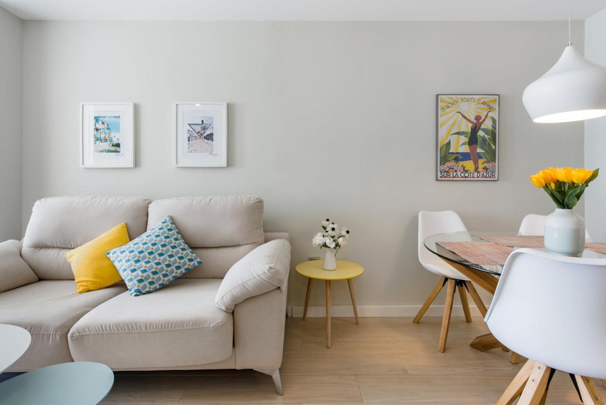 Sorolla 105, Luxury, Beach, Free Parking, Services, Quite Neighborhood, So Apartment *