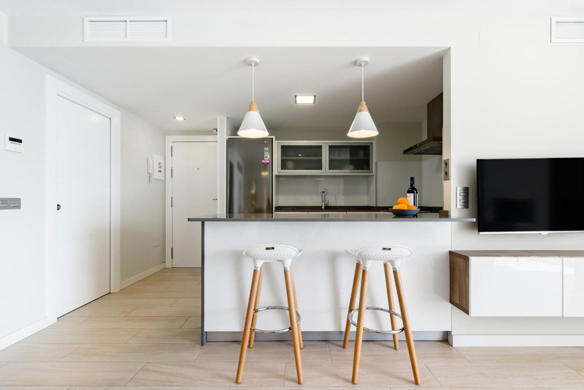 Sorolla 105, Luxury, Beach, Free Parking, Services, Quite Neighborhood, So Málaga