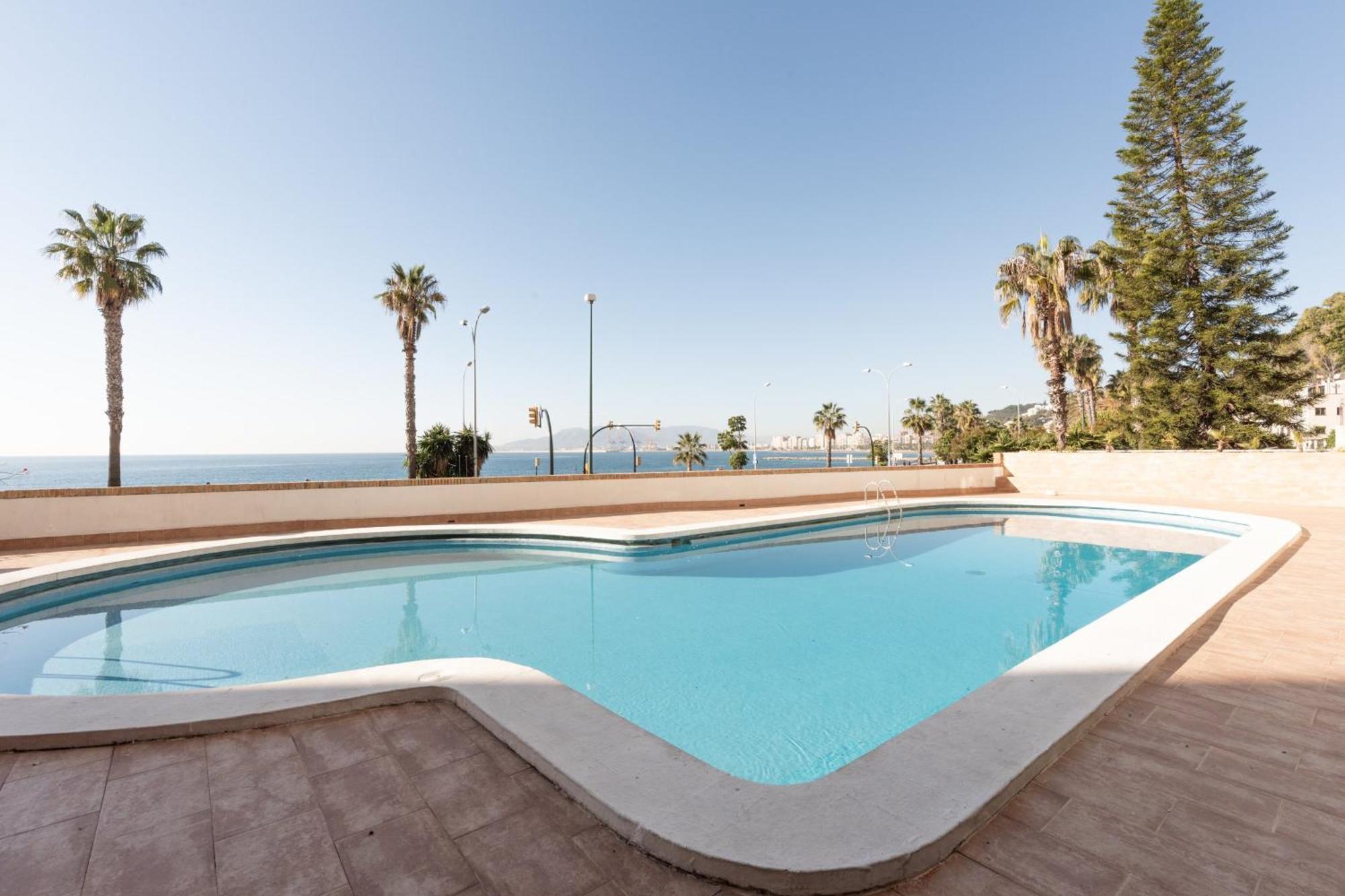 Sorolla 105, Luxury, Beach, Free Parking, Services, Quite Neighborhood, So
