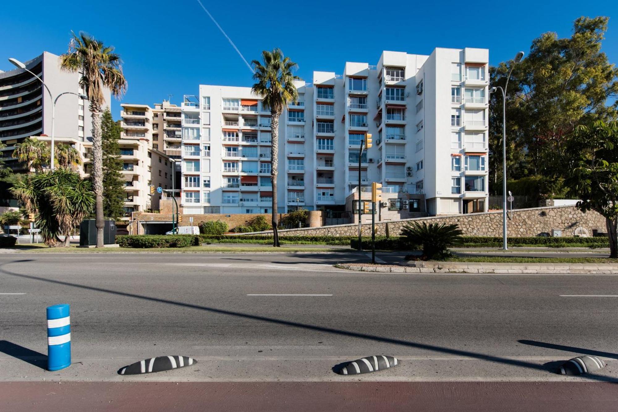 Apartamento Sorolla 105, Luxury, Beach, Free Parking, Services, Quite Neighborhood, So