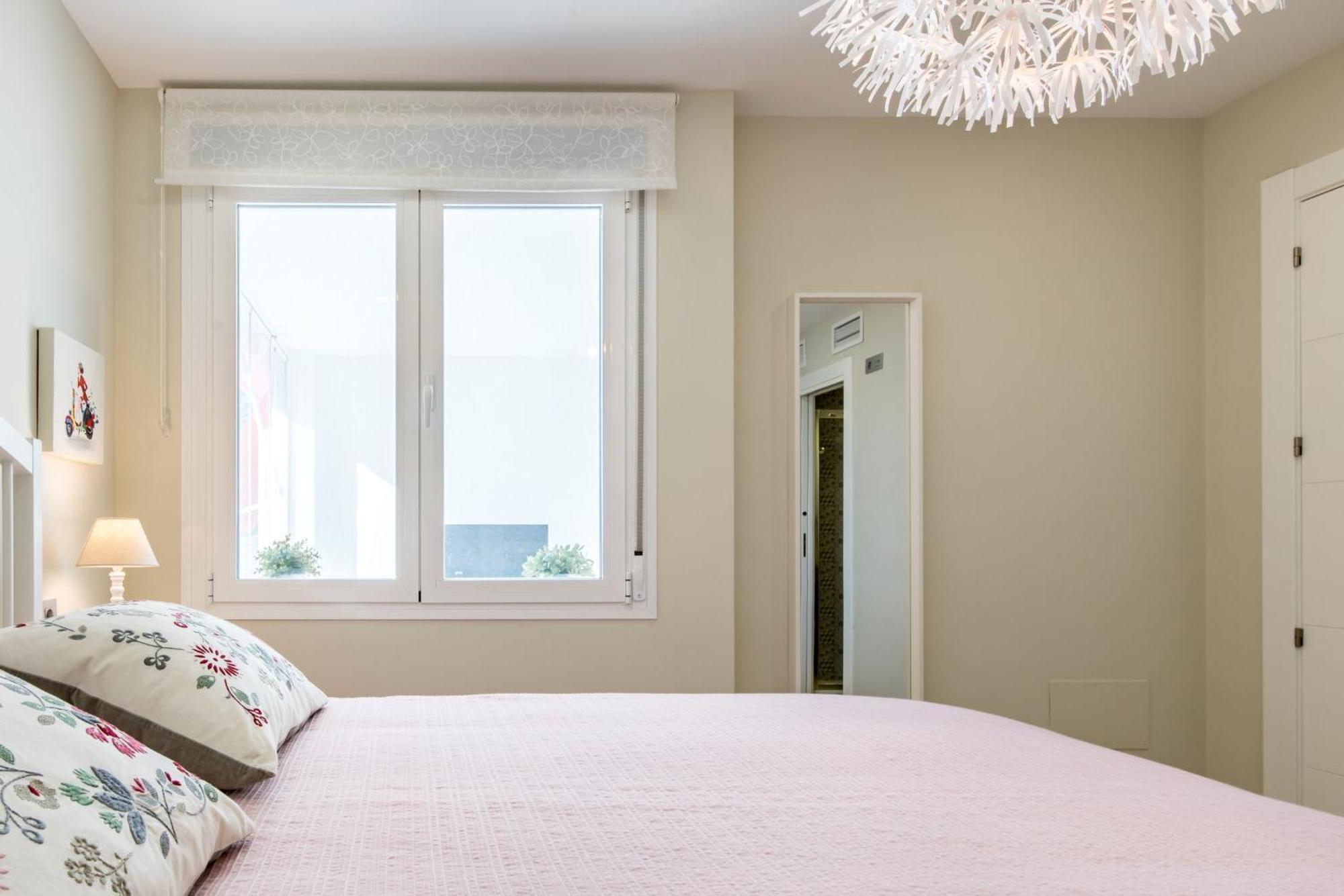 Apartamento Sorolla 105, Luxury, Beach, Free Parking, Services, Quite Neighborhood, So Málaga